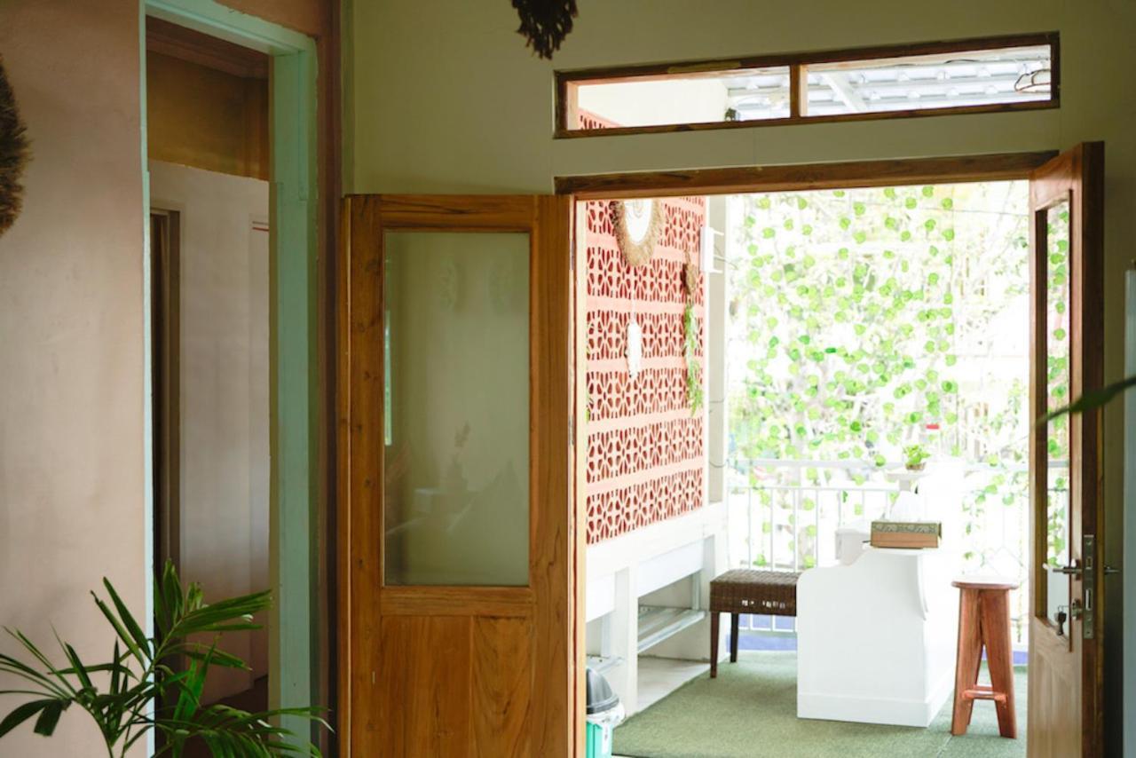 A Pousada Bajo Bunkhouse Labuan Bajo Exterior foto